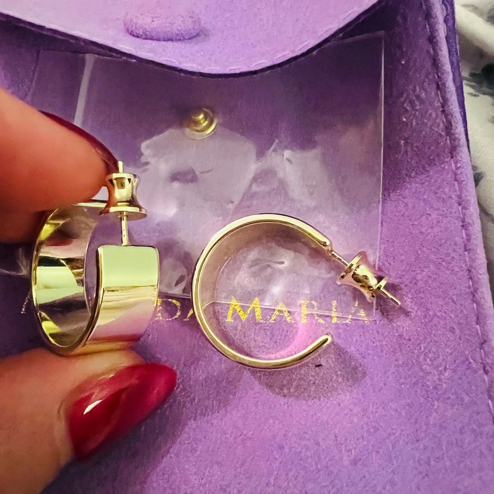 MELINDA MARIA, NWT unreleased gold hoops, 0.75”